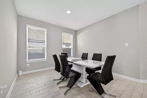 Dining - 5615 Silverleaf Oak Ln, Houston, TX 77066 photo 1 of 2