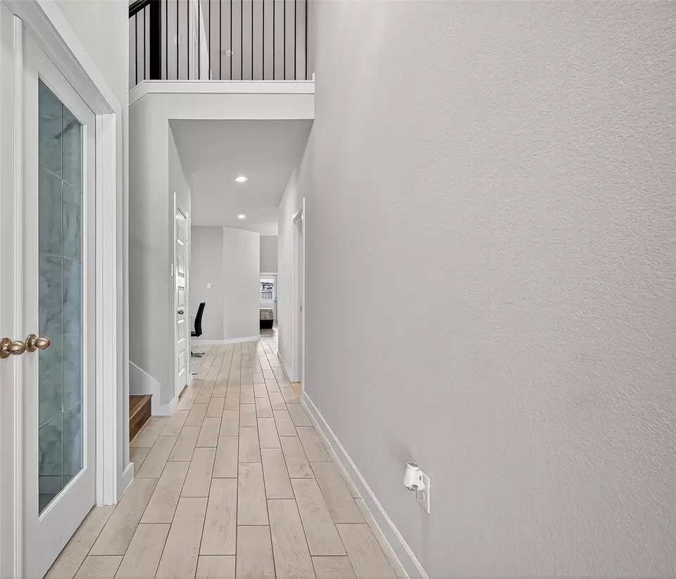 Entry Way - 5615 Silverleaf Oak Ln, Houston, TX 77066 photo 2 of 7