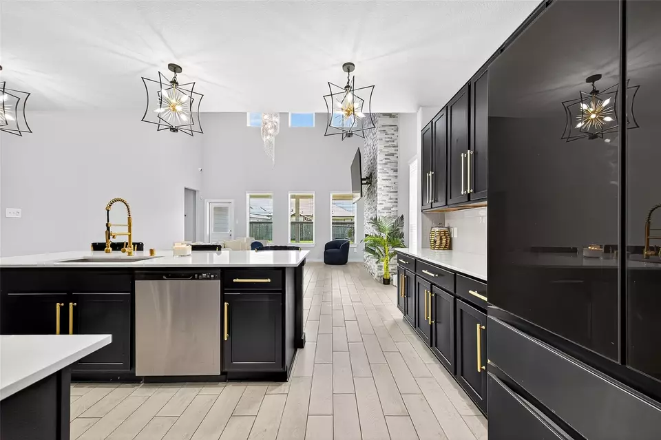 Kitchen - 5615 Silverleaf Oak Ln, Houston, TX 77066 photo 6 of 6