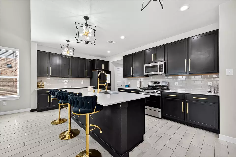 Kitchen - 5615 Silverleaf Oak Ln, Houston, TX 77066 photo 4 of 6