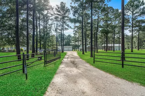 5345 Deep Forest Trl, Navasota, TX 77868