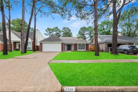 7918 Shangrila Ln, Houston, TX 77095