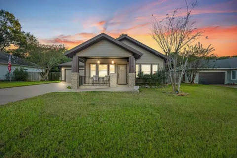 12518 Gulf Coast Dr, Willis, TX 77378