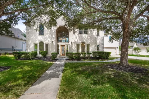 686 Edgewood Dr, Montgomery, TX 77356