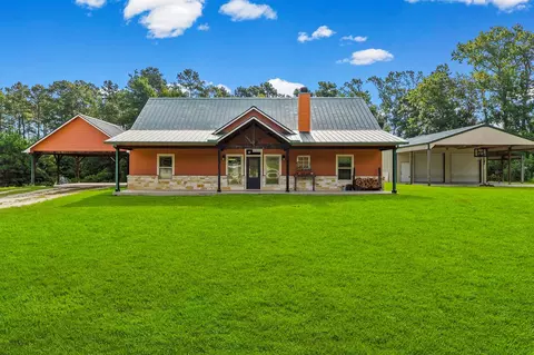 1034 Nursery Rd, Livingston, TX 77351