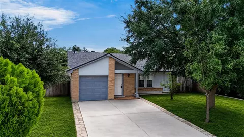 11918 E Marsham Cir, Houston, TX 77066
