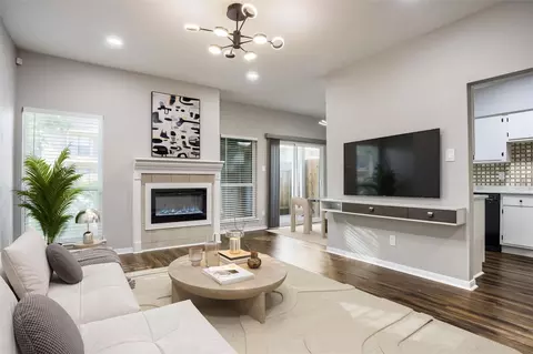 1818 Augusta Dr #13, Houston, TX 77057