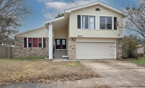 5203 Bear Pass Ct, Katy, TX 77449
