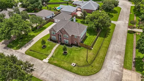 403 Trail Head St, Friendswood, TX 77546
