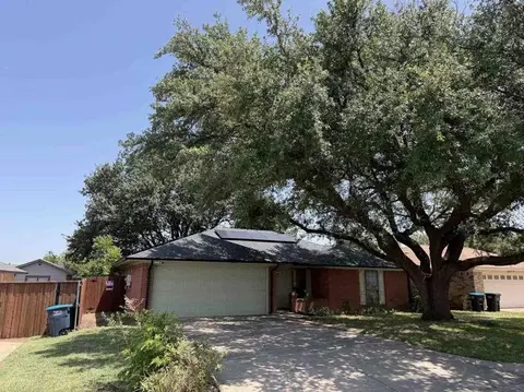 2820 Whitehurst Dr, Fort Worth, TX 76133
