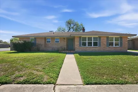 501 Dolphin Pl, Corpus Christi, TX 78411