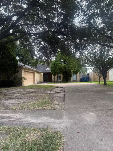 8222 Ridge Forest Dr, Houston, TX 77088