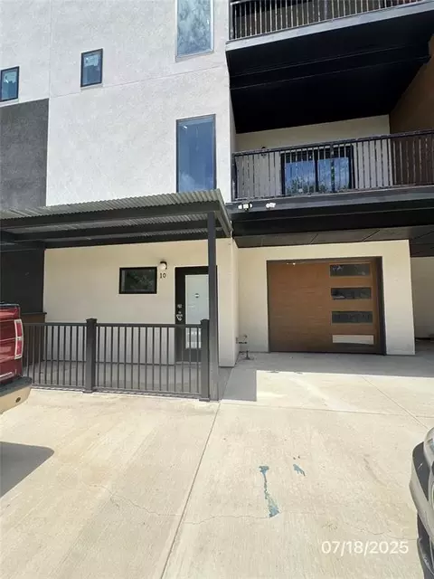 715 Ogden St #102, San Antonio, TX 78212