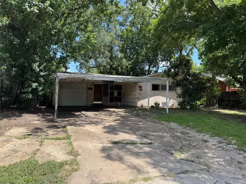 5811 Westover St, Houston, TX 77033