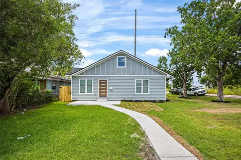 6333 Iron Rock St, Houston, TX 77087