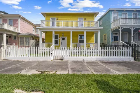 3124 Bernardo De Galvez Ave, Galveston, TX 77550