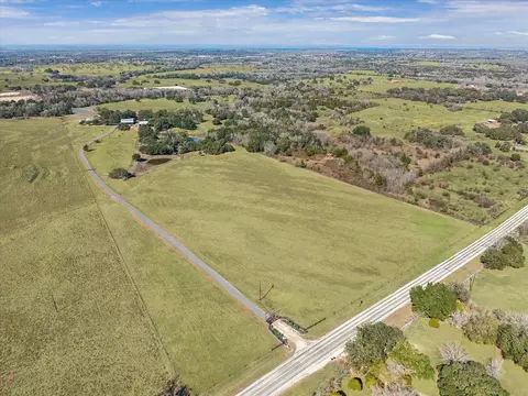 6602 Fm 390 W, Burton, TX 77835