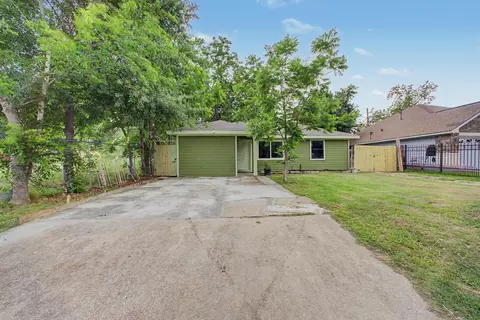 5505 Southlea St, Houston, TX 77033