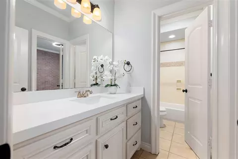 Bath - 6006 Valhalla Dr, Spring, TX 77379 photo 4 of 6