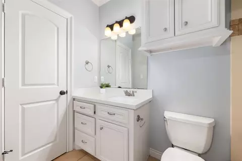 Bath - 6006 Valhalla Dr, Spring, TX 77379 photo 3 of 6