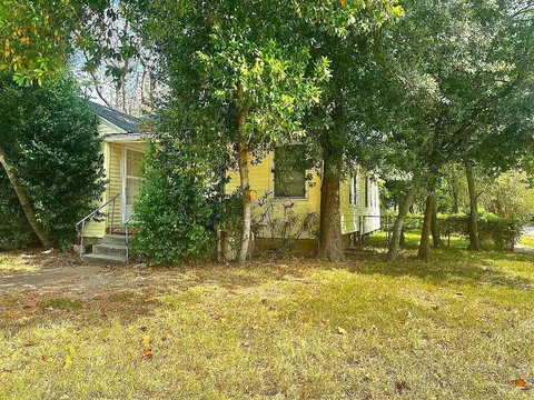 706 E Defee Ave, Baytown, TX 77520