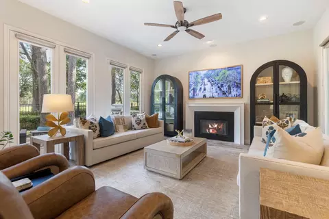 10 Mill Point Pl, The Woodlands, TX 77380