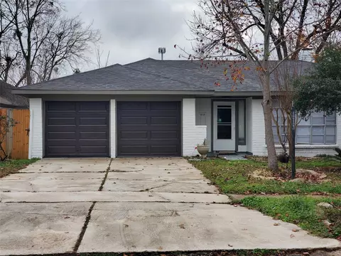 12123 Sea Shore Dr, Houston, TX 77072