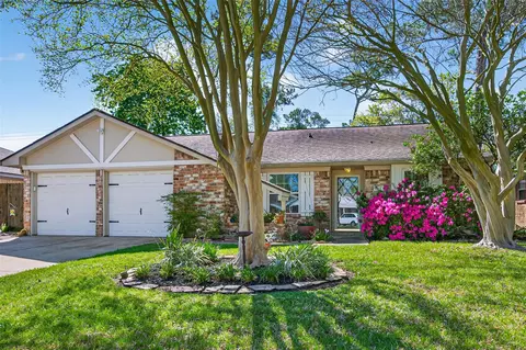 7211 Shady Arbor Ln, Houston, TX 77040
