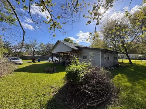 875 S Ann St, Sour Lake, TX 77659