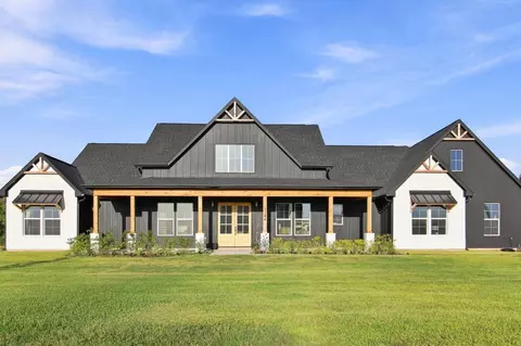 1144 Allie Ln, Dayton, TX 77535
