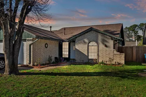 7838 Breezeway St, Houston, TX 77040