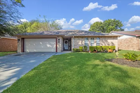 5923 Pine Needle Ln, Pasadena, TX 77505
