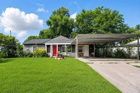 603 Briarwood Dr, Baytown, TX 77520