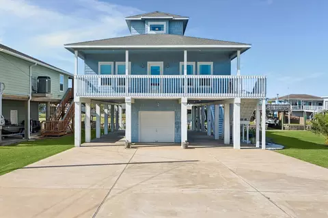 126 Driftwood Rd, Freeport, TX 77541