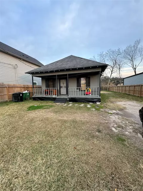 4013 King St, Houston, TX 77026