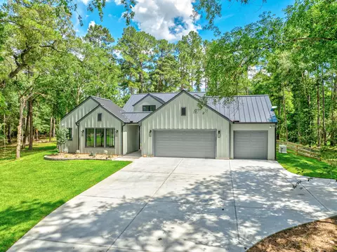 21701 Dan Dr, Magnolia, TX 77355