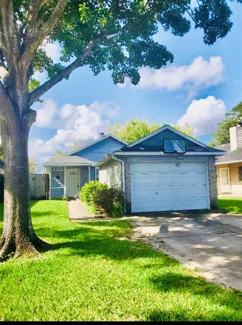 4247 Tiny Hur Dr, Pasadena, TX 77503 photo 1