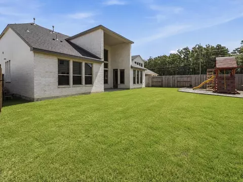 Exterior - 29024 Red Loop Dr, New Caney, TX 77357 photo 4 of 5