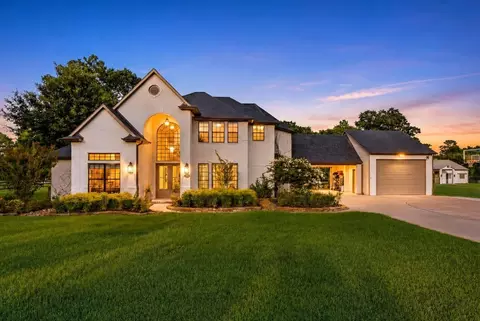 Exterior - 23210 Willowcreek Stables Rd, Spring, TX 77389 photo 1 of 10
