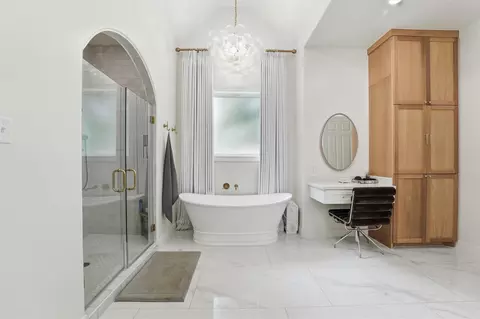 Bath - 23210 Willowcreek Stables Rd, Spring, TX 77389 photo 1 of 8