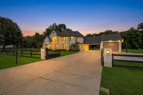 Exterior - 23210 Willowcreek Stables Rd, Spring, TX 77389 photo 2 of 10