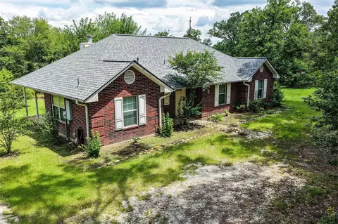 691 Bishop Rd, Huntsville, TX 77320