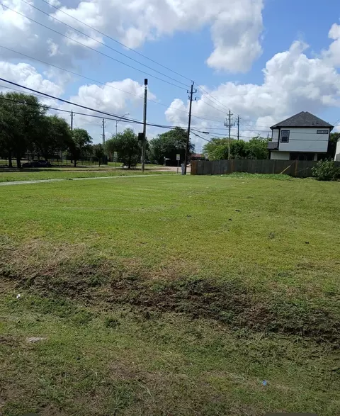 3702 Tangerine Ave, Houston, TX 77051