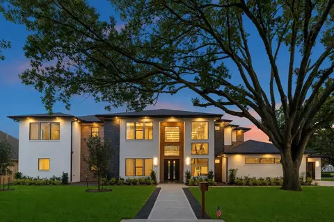 302 Piedmont St, Sugar Land, TX 77478