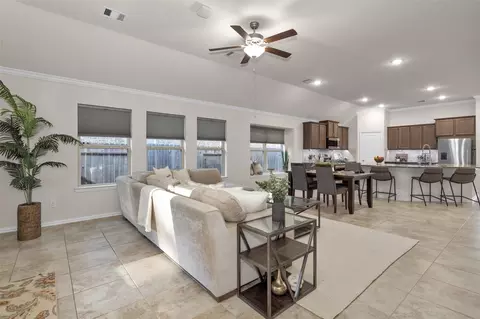 428 Auburn Pines Dr, Montgomery, TX 77316