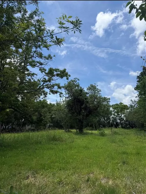 2929 2nd Ave N, Texas City, TX 77590