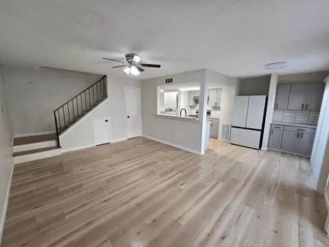 5640 Birchmont Dr #C, Houston, TX 77091