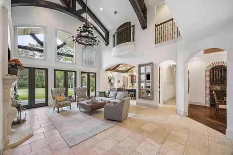 Living - 7373 Teaswood Dr, Conroe, TX 77304 photo 2 of 4