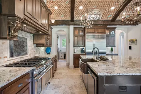 Kitchen - 7373 Teaswood Dr, Conroe, TX 77304 photo 3 of 5