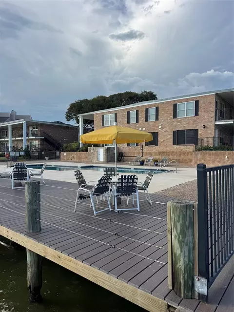 3535 Nasa Road 1 Pkwy #40, Seabrook, TX 77586